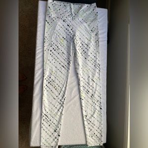 Size medium long fabletics leggings. Only been worn twice